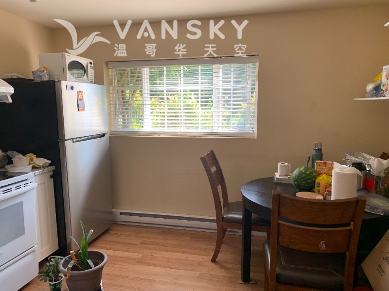 260102092645_Downstair kitchen 2.jpg